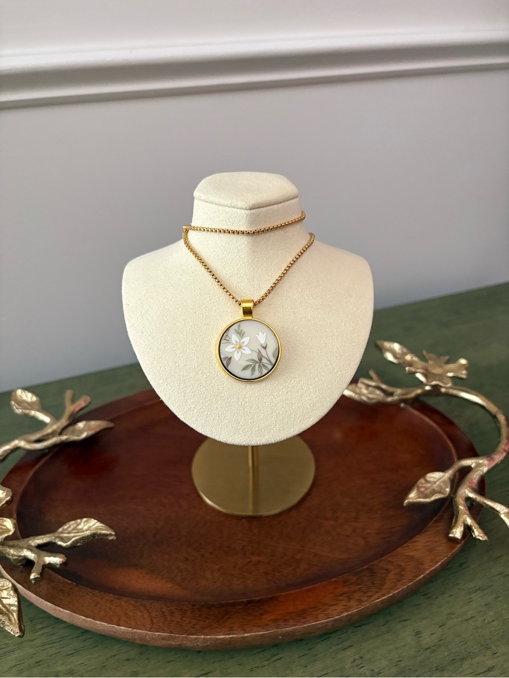 Lenox Brookdale Vintage China Necklace